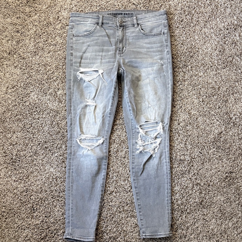 American Eagle Outfitters Women's Light Gray Distressed Skinny Jeans